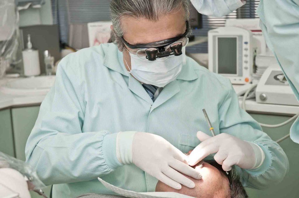 استخدام دستیار ماهر دندانپزشک