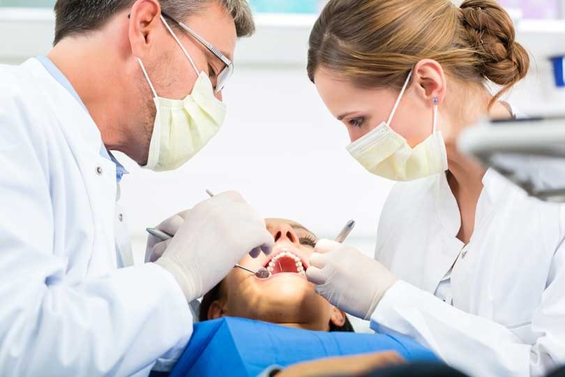 نیاز به دستیار دندانپزشک نیاوران