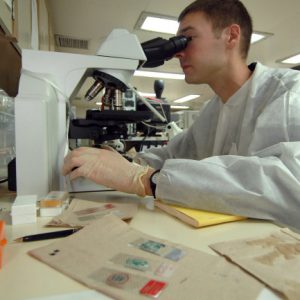استخدام کارشناس میکروبیولوژی